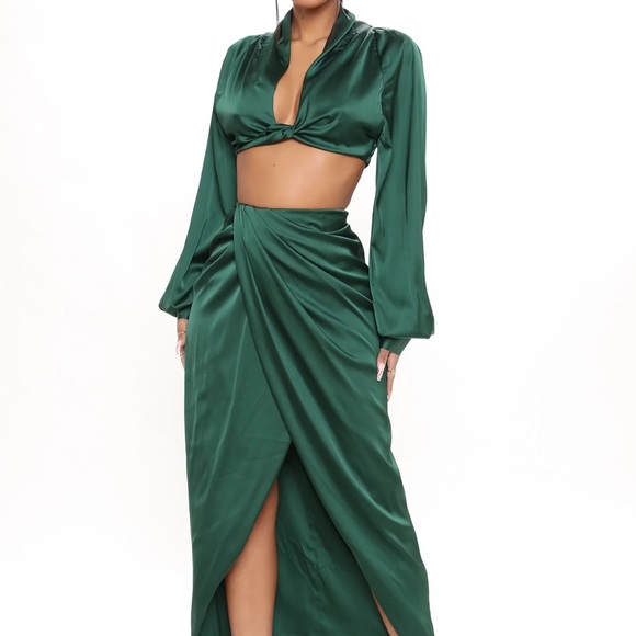Green Fashion Nova love again satin skirt set size small - Picture 3 of 6